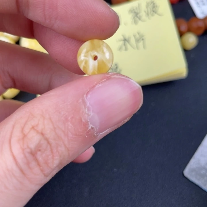 琥珀裸石未镶嵌天然87