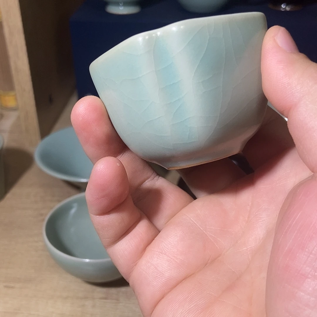 陶瓷张公巷粉青釉中字被