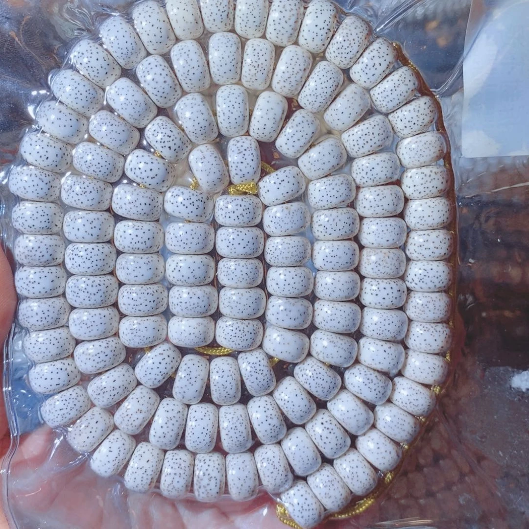 傲***世星月菩提吊坠Ffhhhvvfc