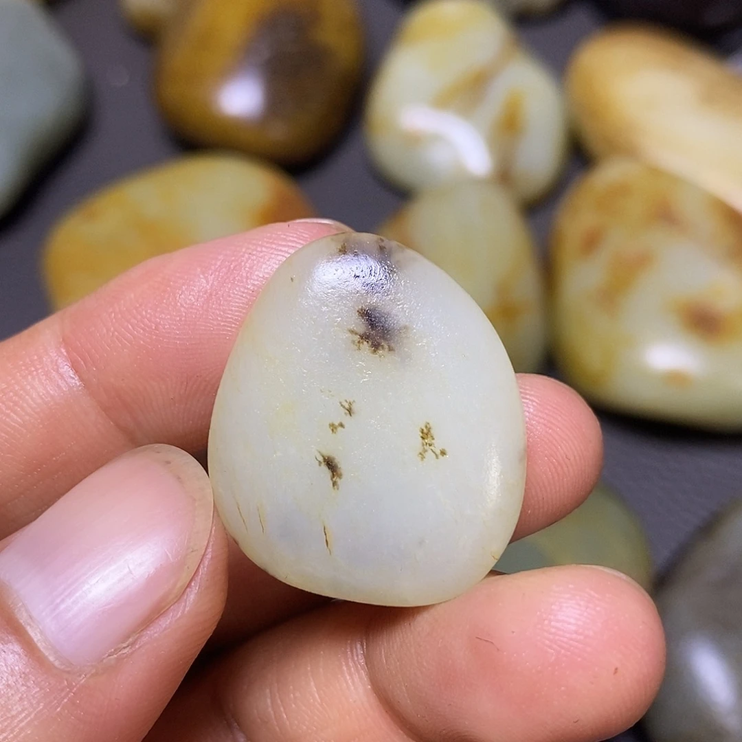 未镶嵌和田玉（糖玉）挂件