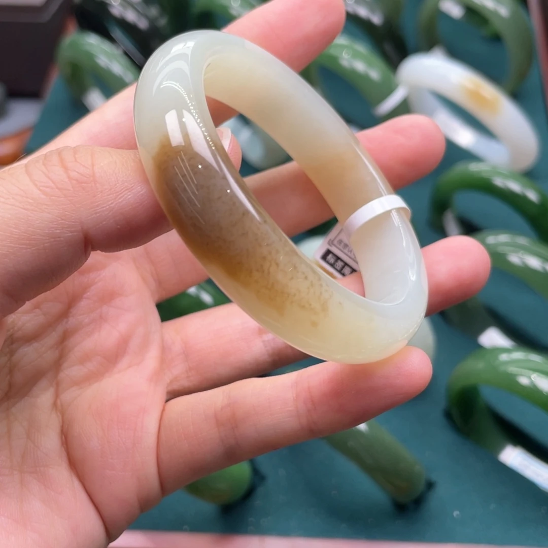 未镶嵌手镯和田玉54