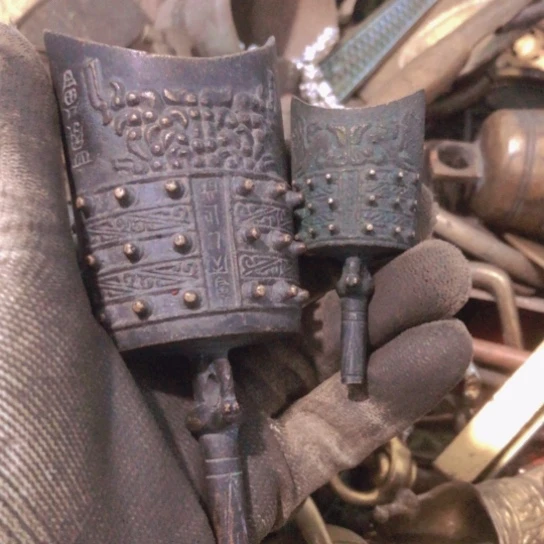 ，***己闪电购铜摆件工艺品