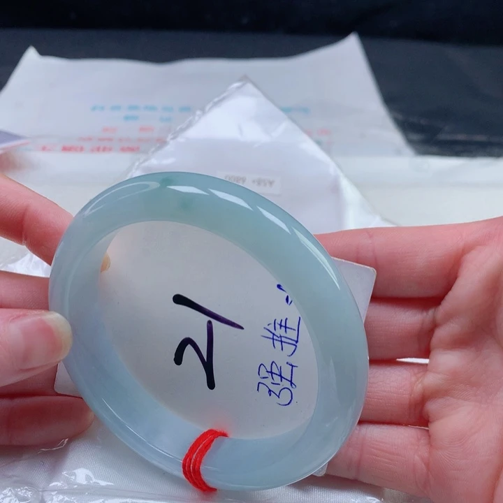 翡翠手镯未镶嵌麦****95859585958595869