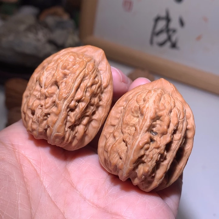 把件文玩核桃赤龙鸡心