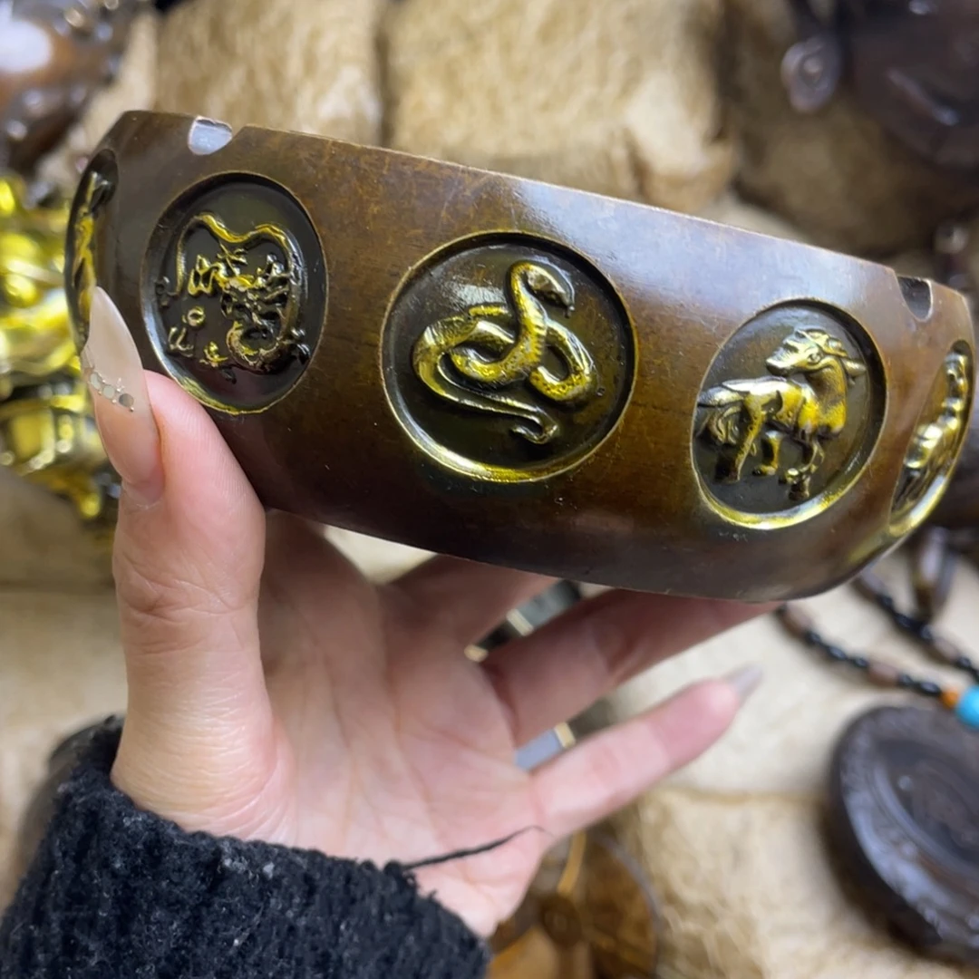 原矿风磨铜烟灰缸。