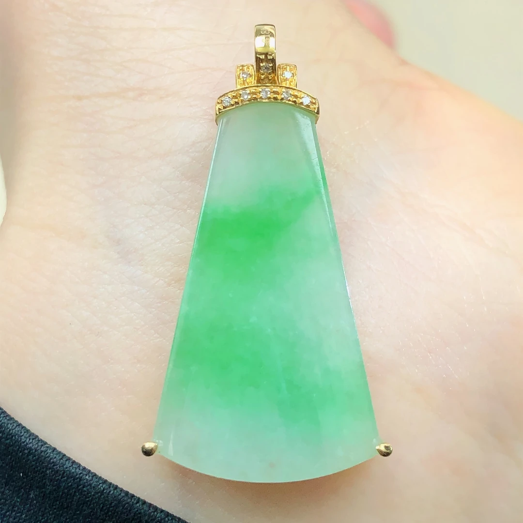 18k金镶嵌天然a货翡翠玉石冰种阳绿平安无事牌梯形方牌子吊坠10