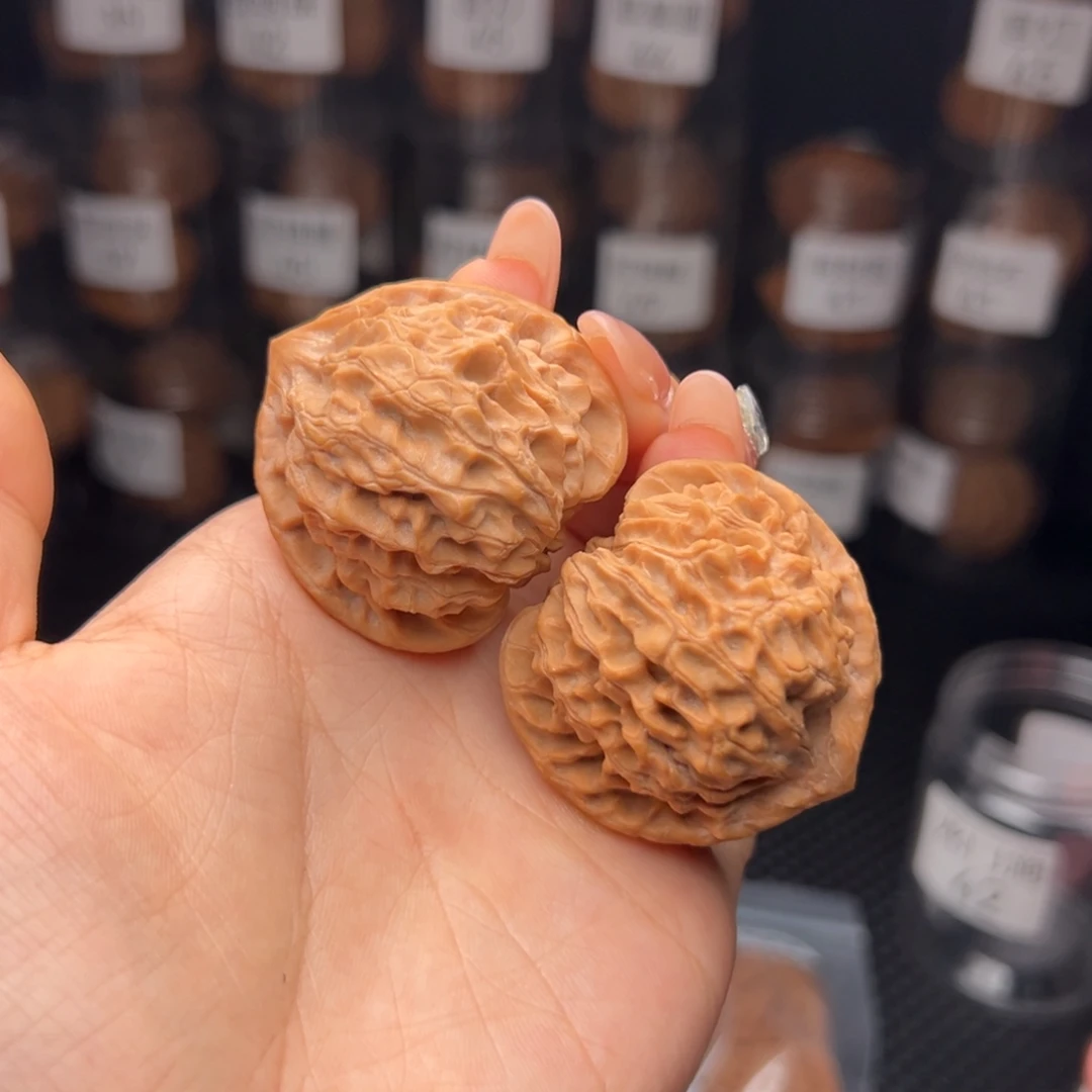 泰***育吊坠文玩核桃龙门涧
