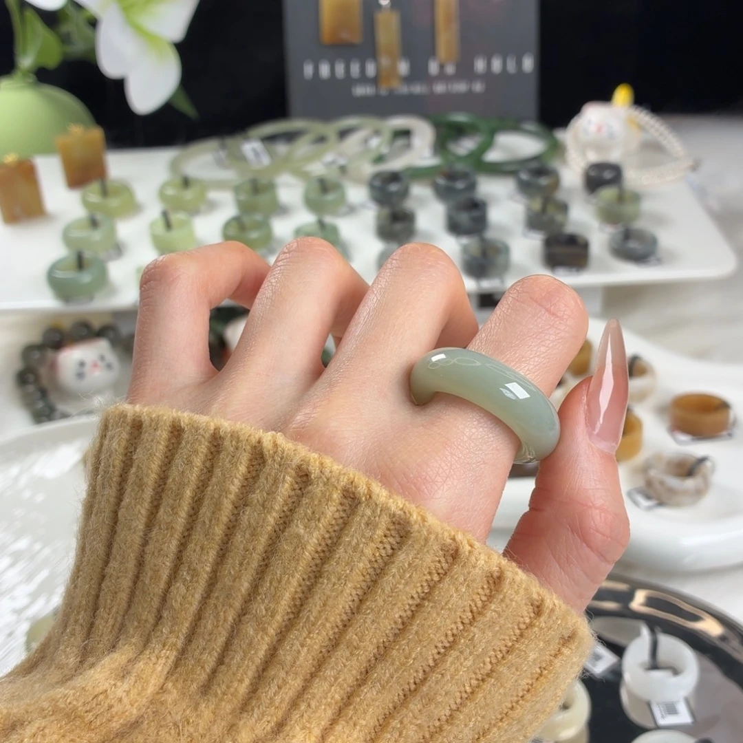 和田玉（糖玉）未镶嵌戒指j47奶蓝泥鳅背18.7