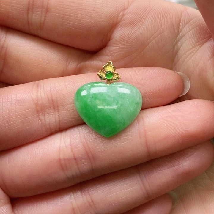 翡翠颈饰未镶嵌吊坠