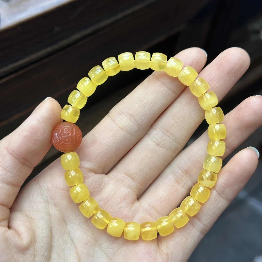 7mm鸡油黄直切蜜蜡手串 多样性发货 上手好看精致