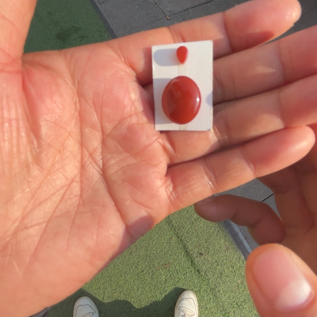 南红玛瑙颈饰合金三*