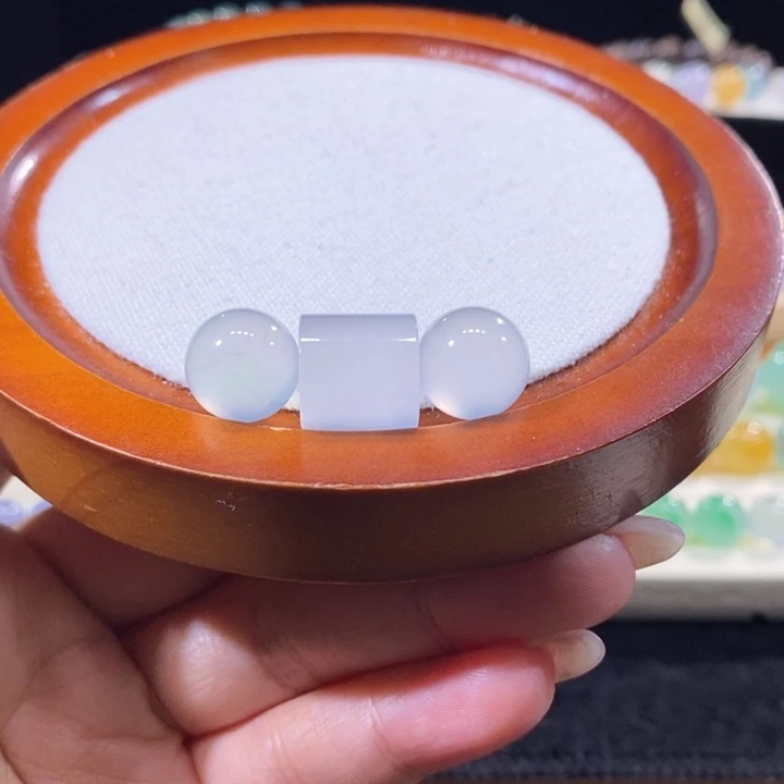 翡翠未镶嵌吊坠(不含链)翡翠高冰白月光珠