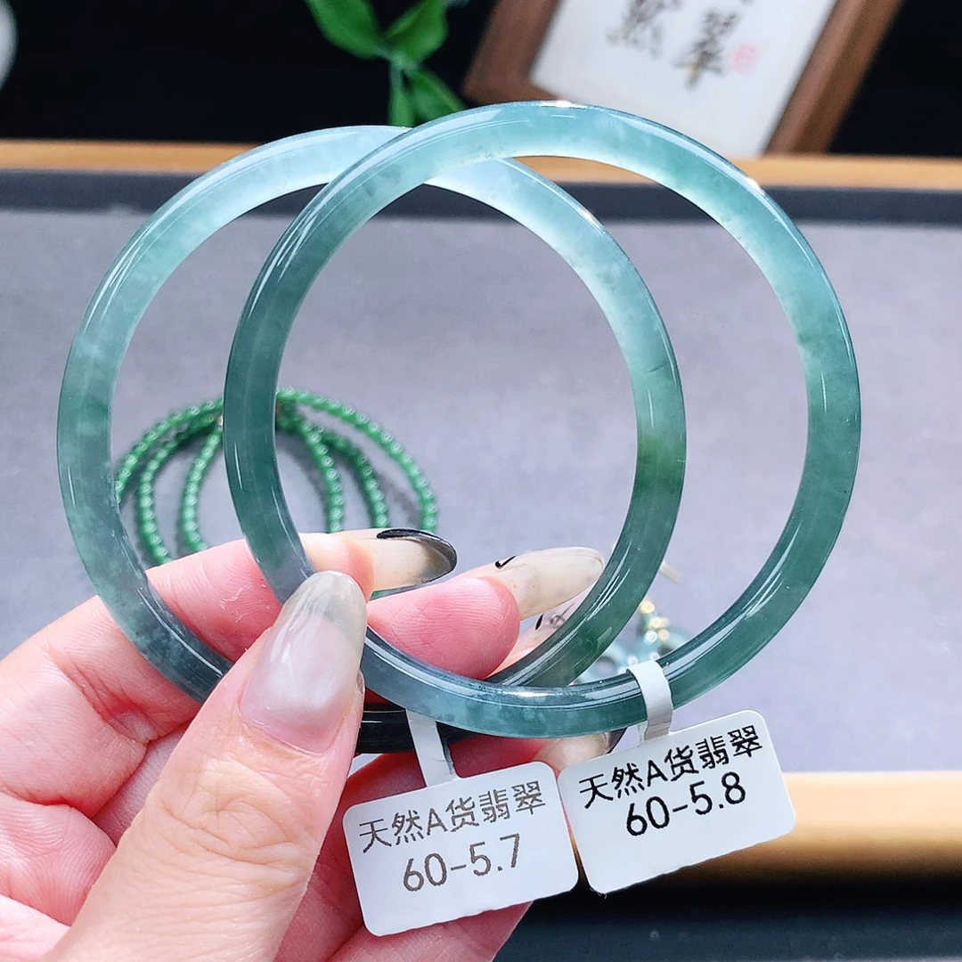 翡翠手镯（圆镯）未镶嵌