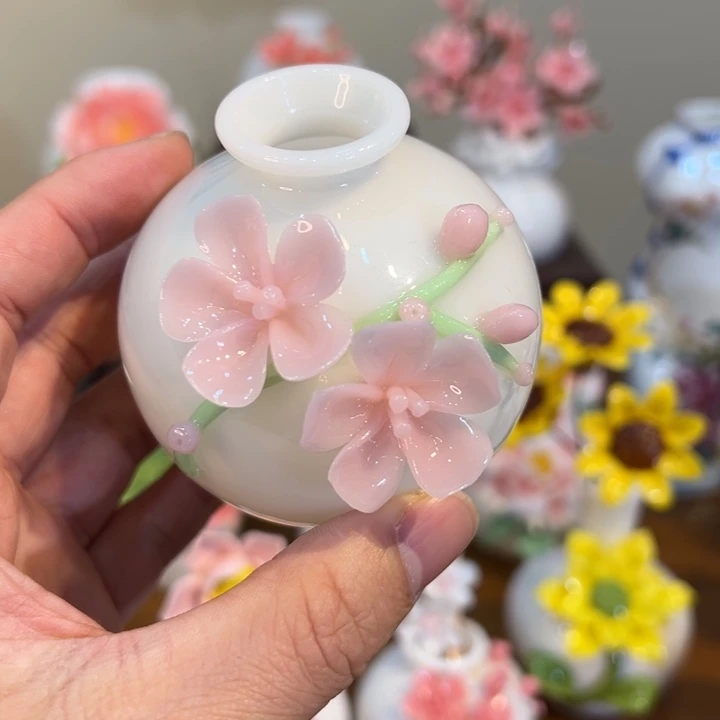 手工精致陶瓷摆件