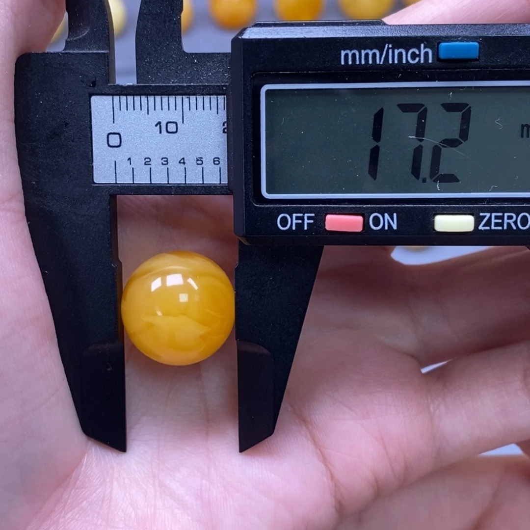 s***e裸石琥珀未镶嵌纯天然