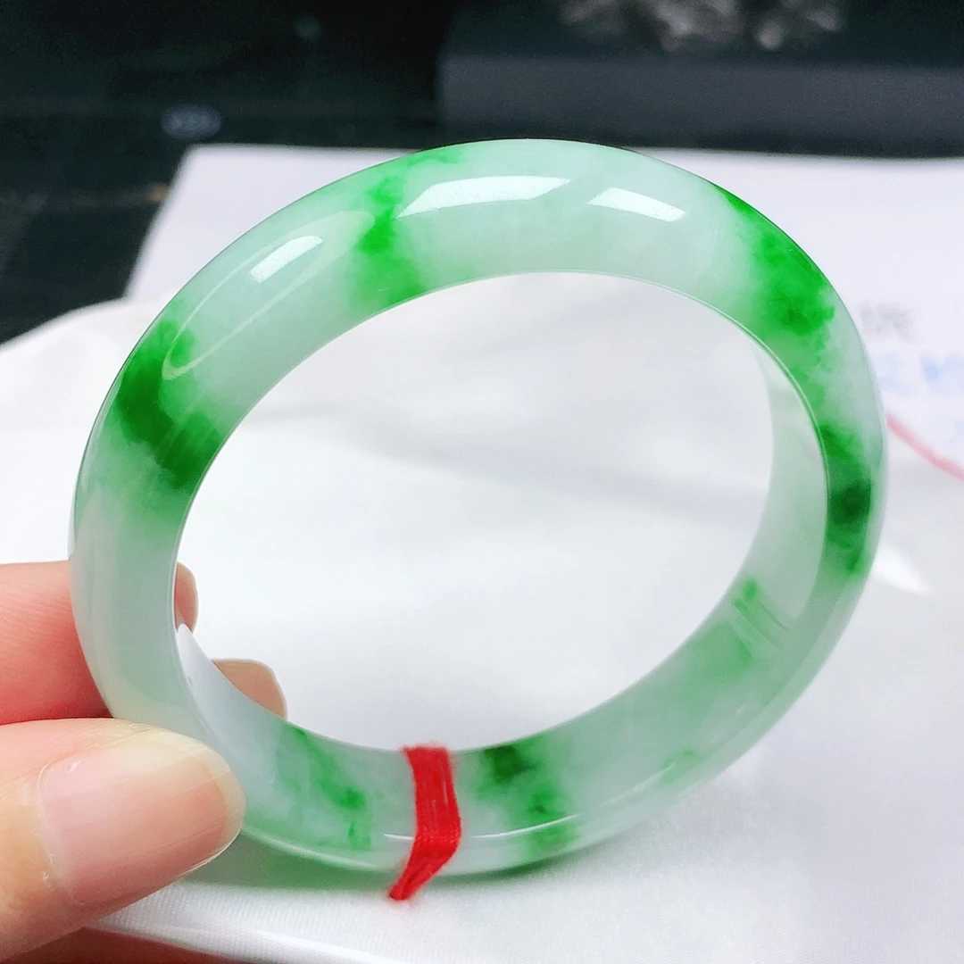 翡翠手镯未镶嵌正