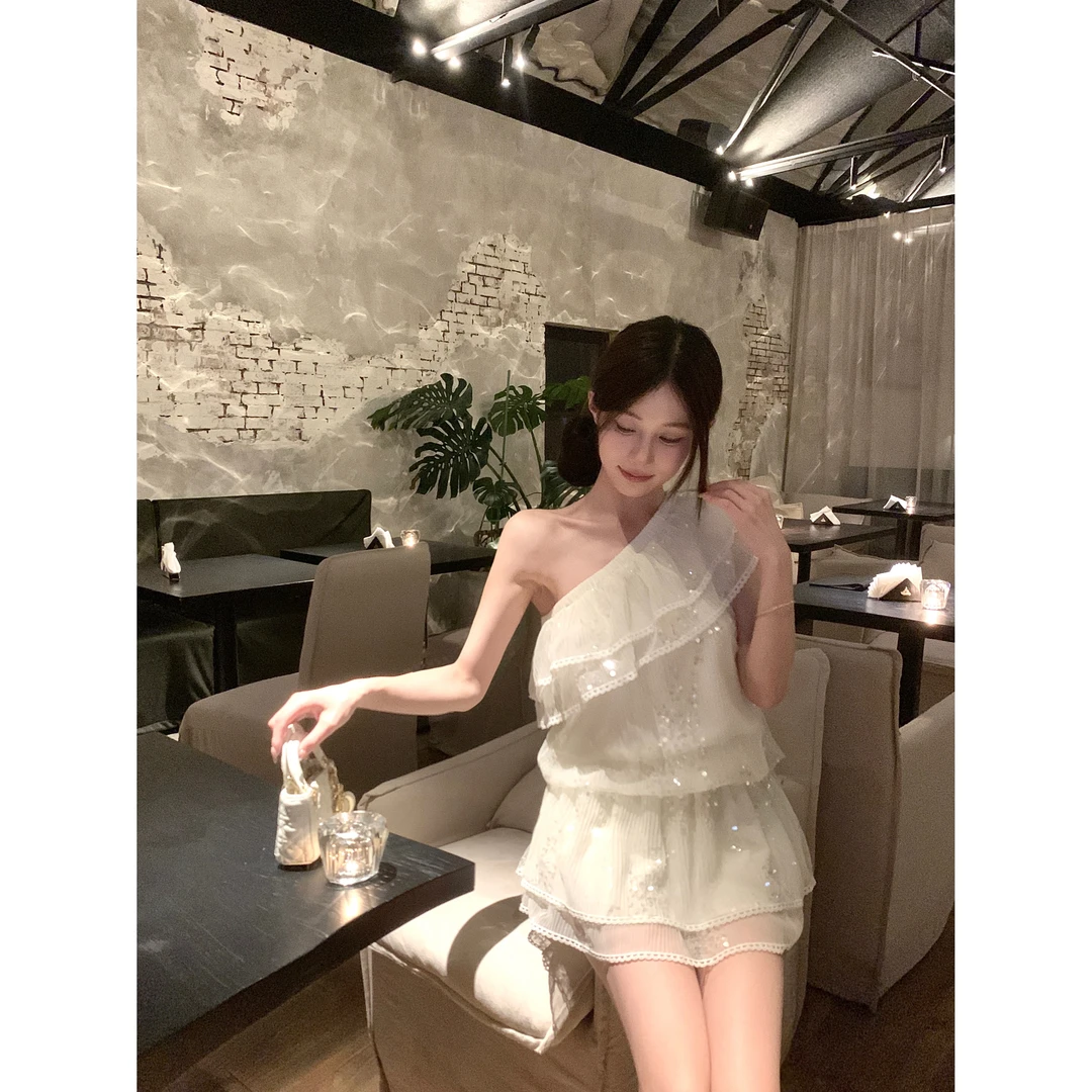 【恋恋心动】设计感气质斜肩荷叶连衣裙女夏季2025新款显瘦短裙子潮