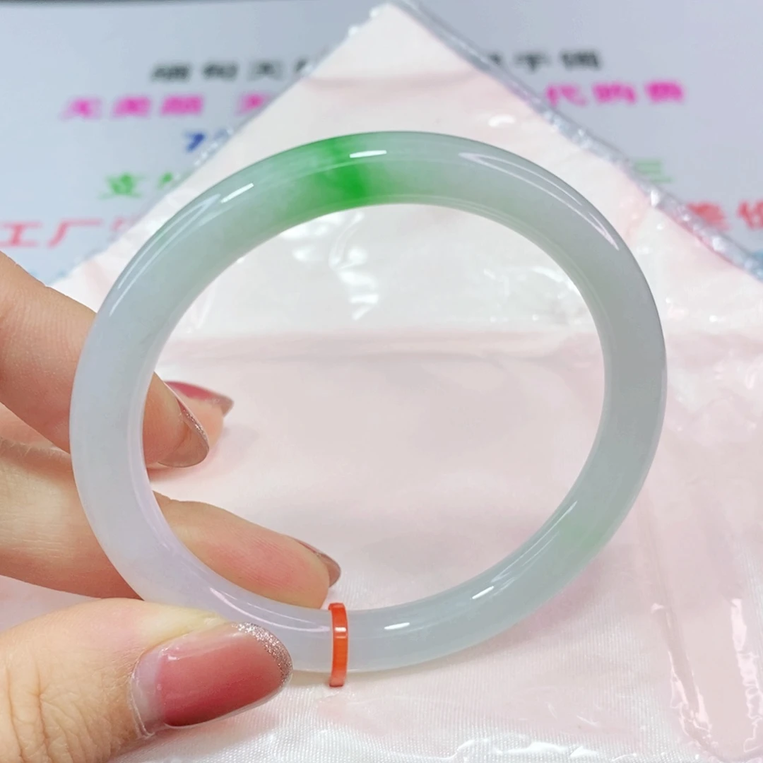 未镶嵌手镯（圆镯）翡翠54圈