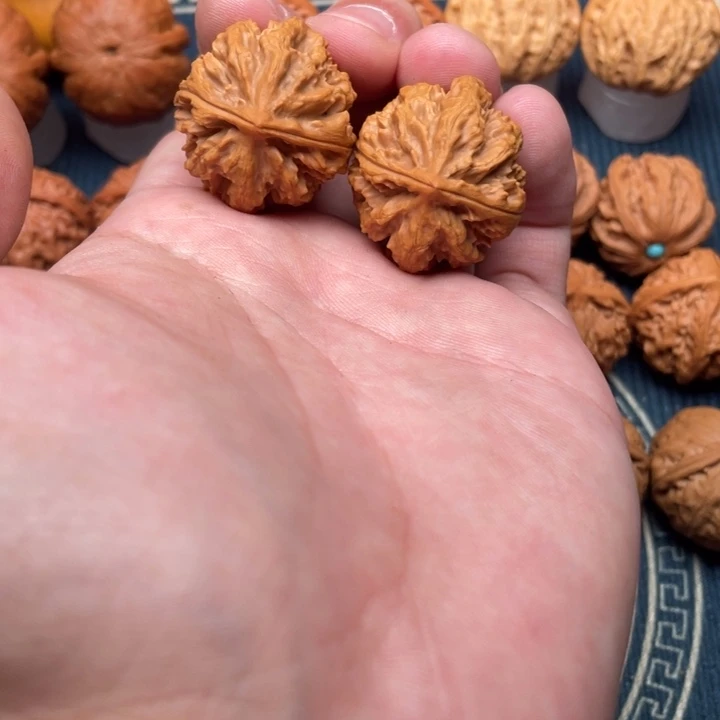 文玩核桃把件八棱