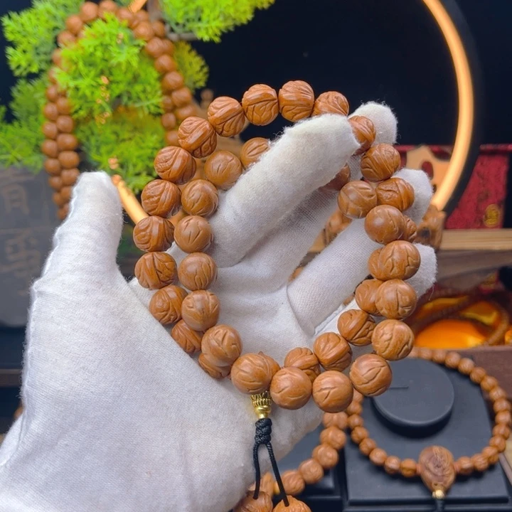 桃核吊坠野生桃核手持