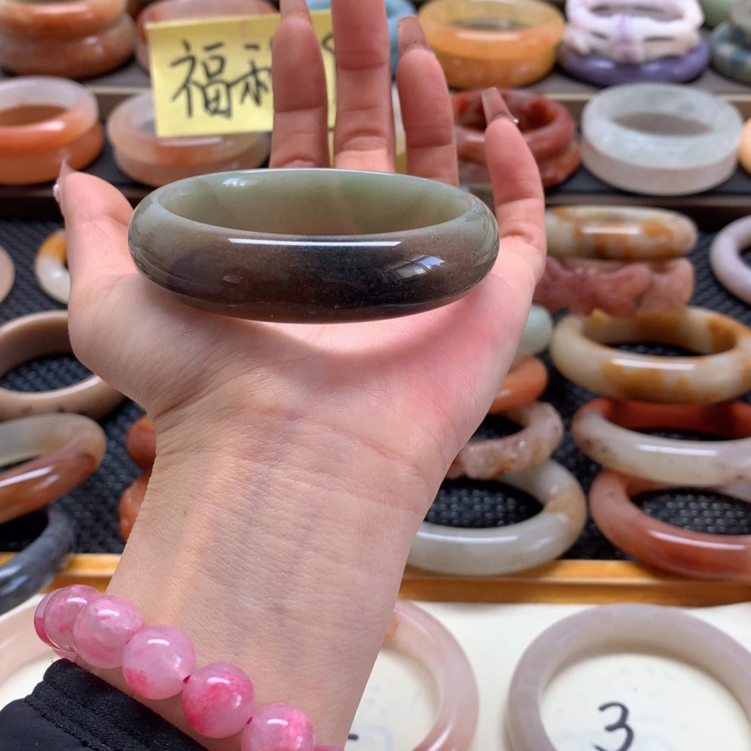 石英质玉手镯未镶嵌