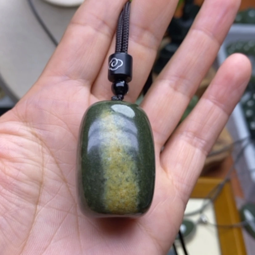 【闪购商品】未镶嵌岫岩河磨玉（透闪石质玉）挂件