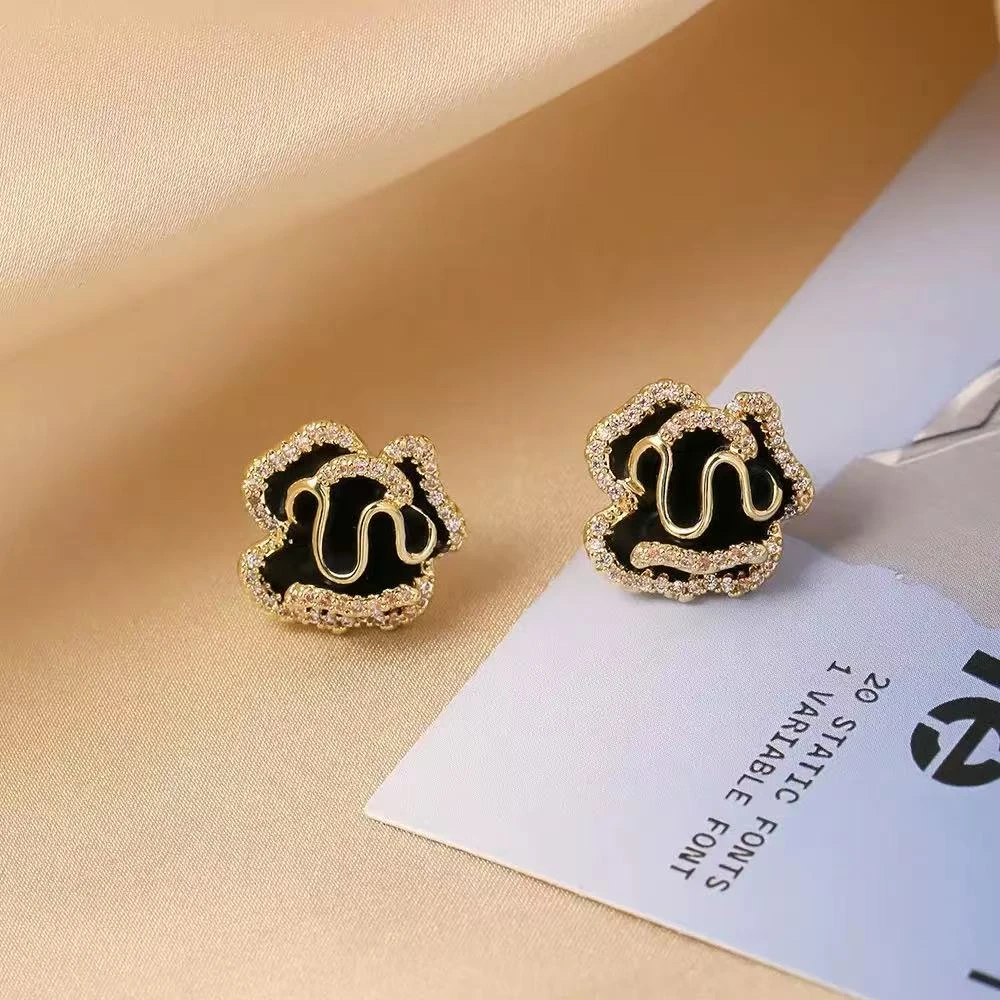 925银耳饰 925银针【轻奢限定】小香风山茶花黑色耳钉 6315