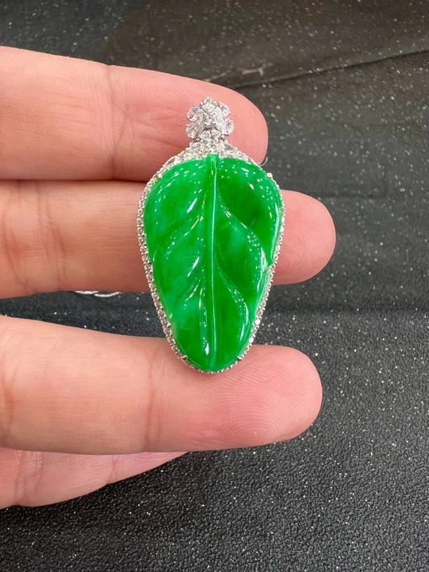 天然缅甸a货18k辣绿树叶