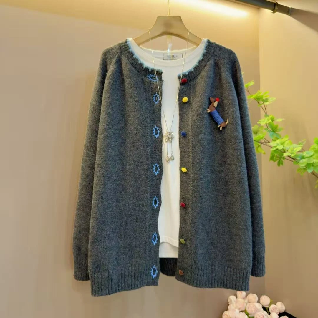 韩系慵懒彩虹扣高级感腊肠狗针织开衫上衣（长69左右）