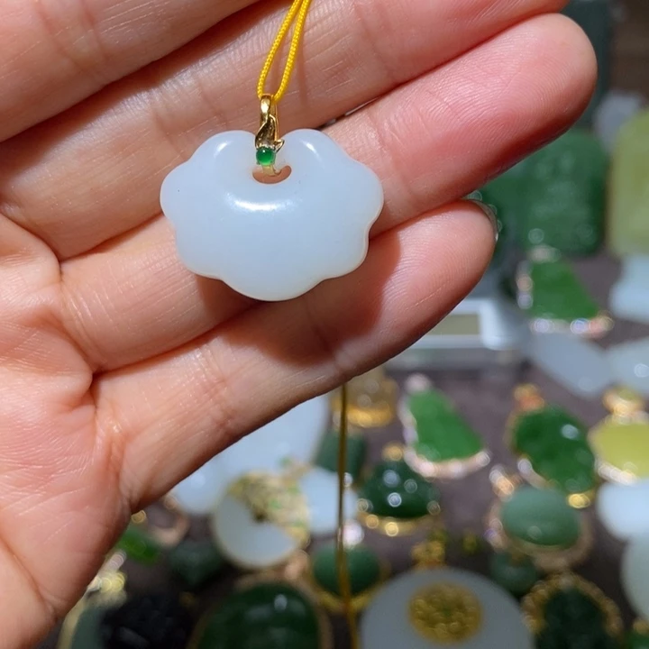 和田玉（白玉）18K金镶嵌颈饰