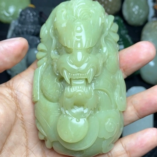 颈饰未镶嵌和田玉马*傅