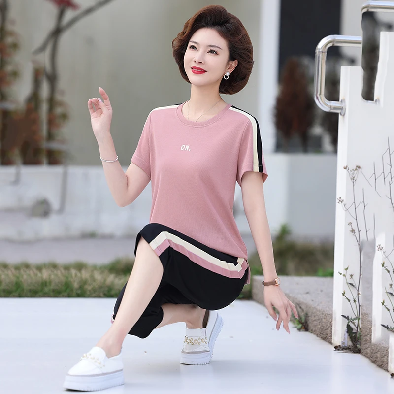 中老年妈妈短袖冰丝T恤上衣时尚休闲运动服套装女夏七分裤两件套