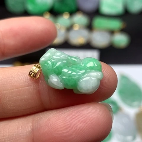 翡翠吊坠(不含链)18K金镶嵌