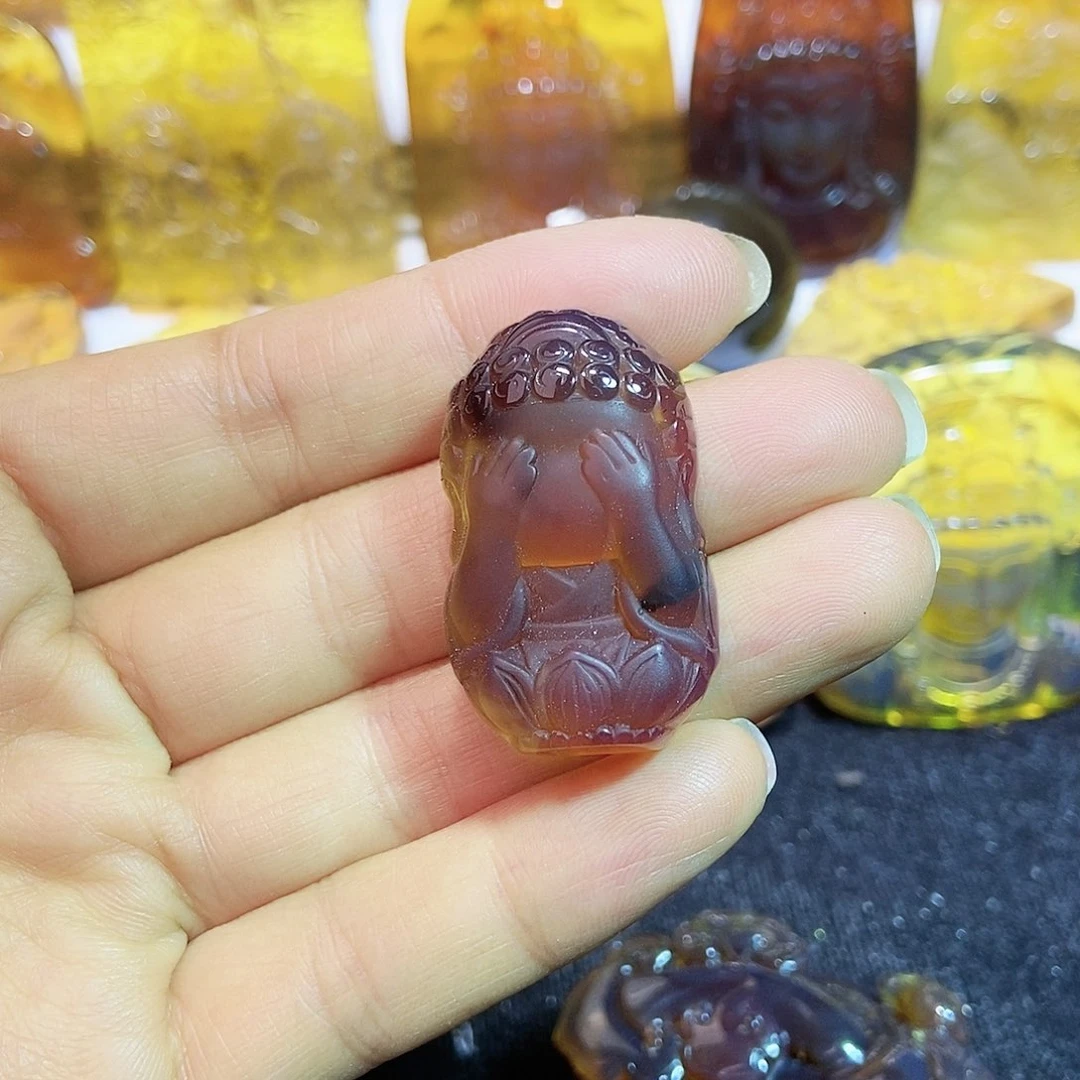 琥珀颈饰未镶嵌不看