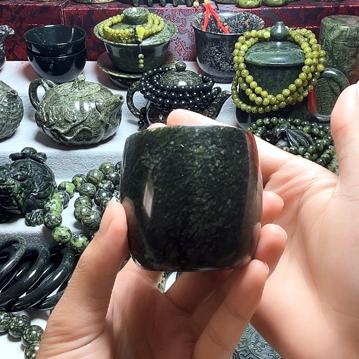 未镶嵌蛇纹石玉珠宝半成品