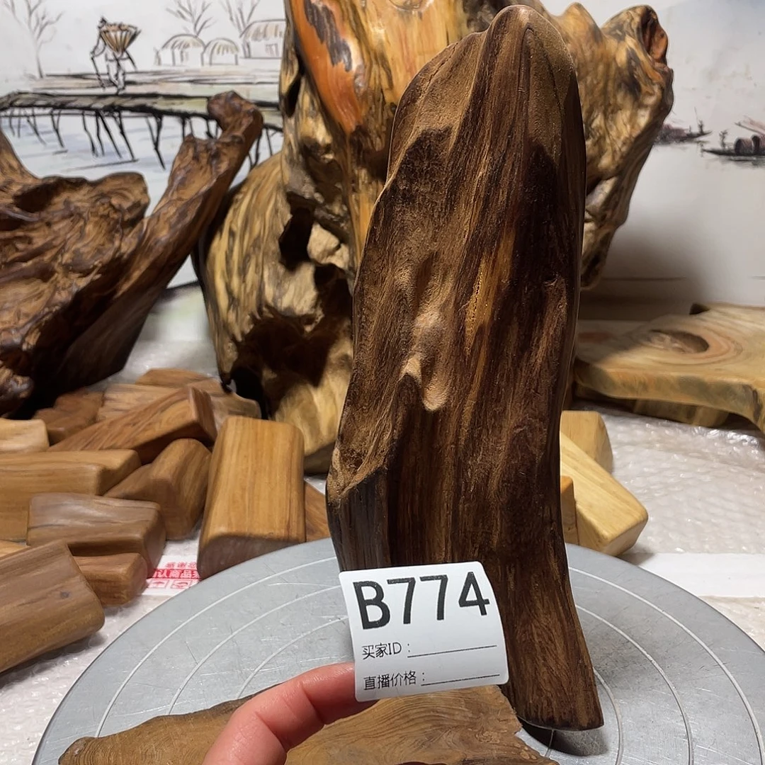 啊***灿玉木（非红木类）土沉香香木摆件
