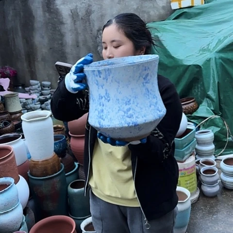 口24高25瑕疵一个。