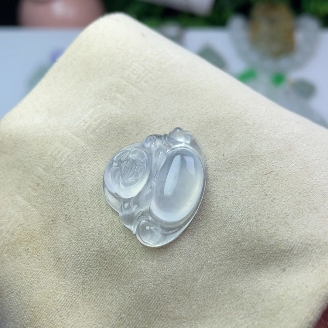 翡翠未镶嵌颈饰佛公