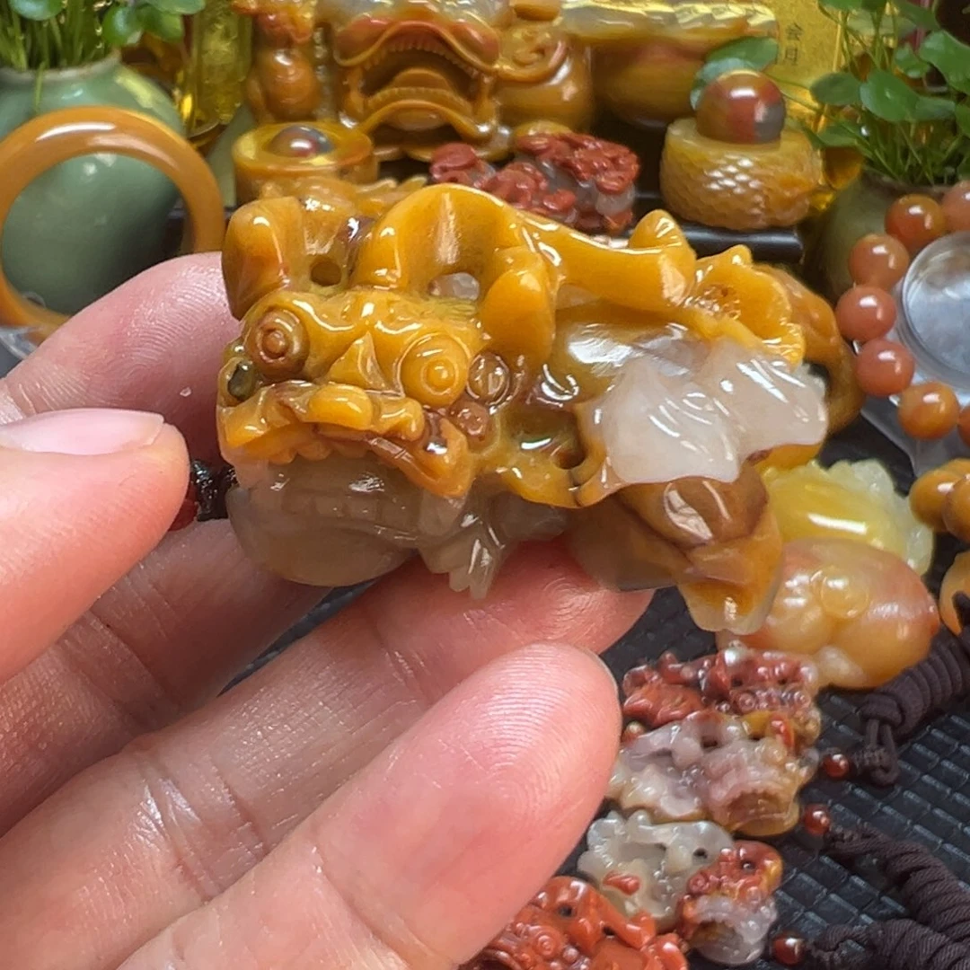 石英质玉未镶嵌颈饰