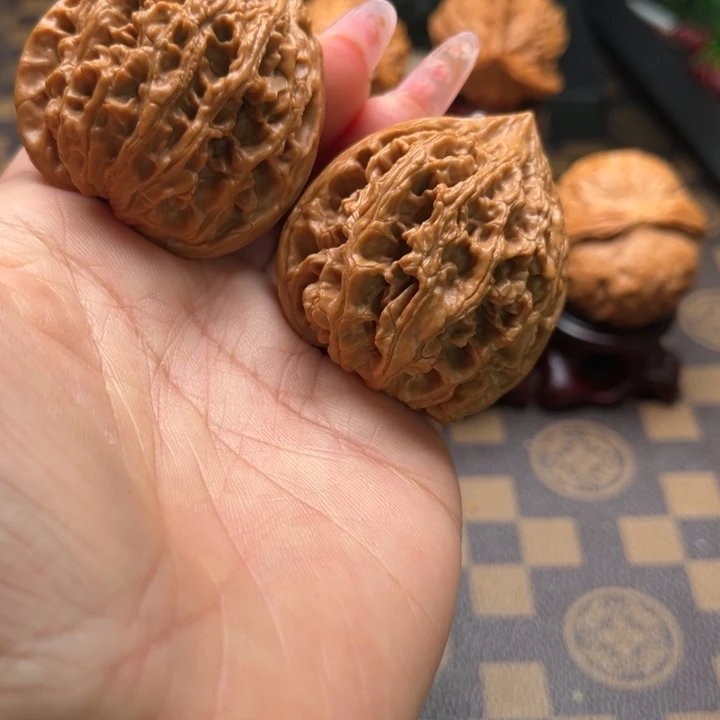 核桃42九龙筋文玩