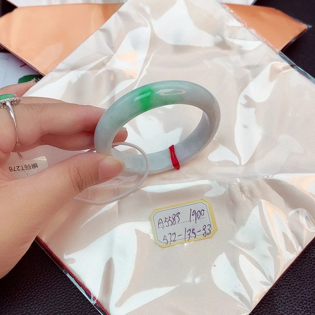 翡翠手镯未镶嵌天然缅甸翡翠A货