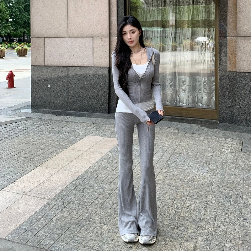 早秋网红洋气高级感入秋一整套衣服连帽修身短外套显瘦休闲裤套装