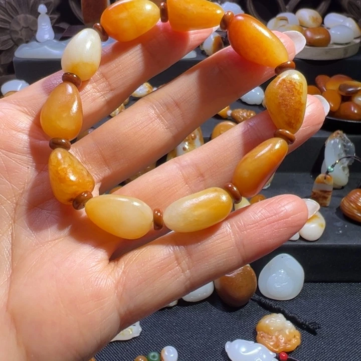 张***生和田玉未镶嵌颈饰