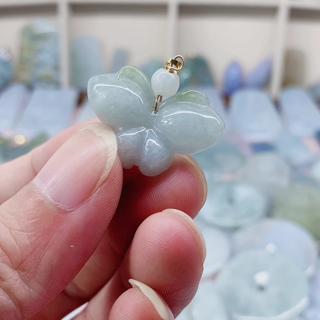 颈饰未镶嵌翡翠天然