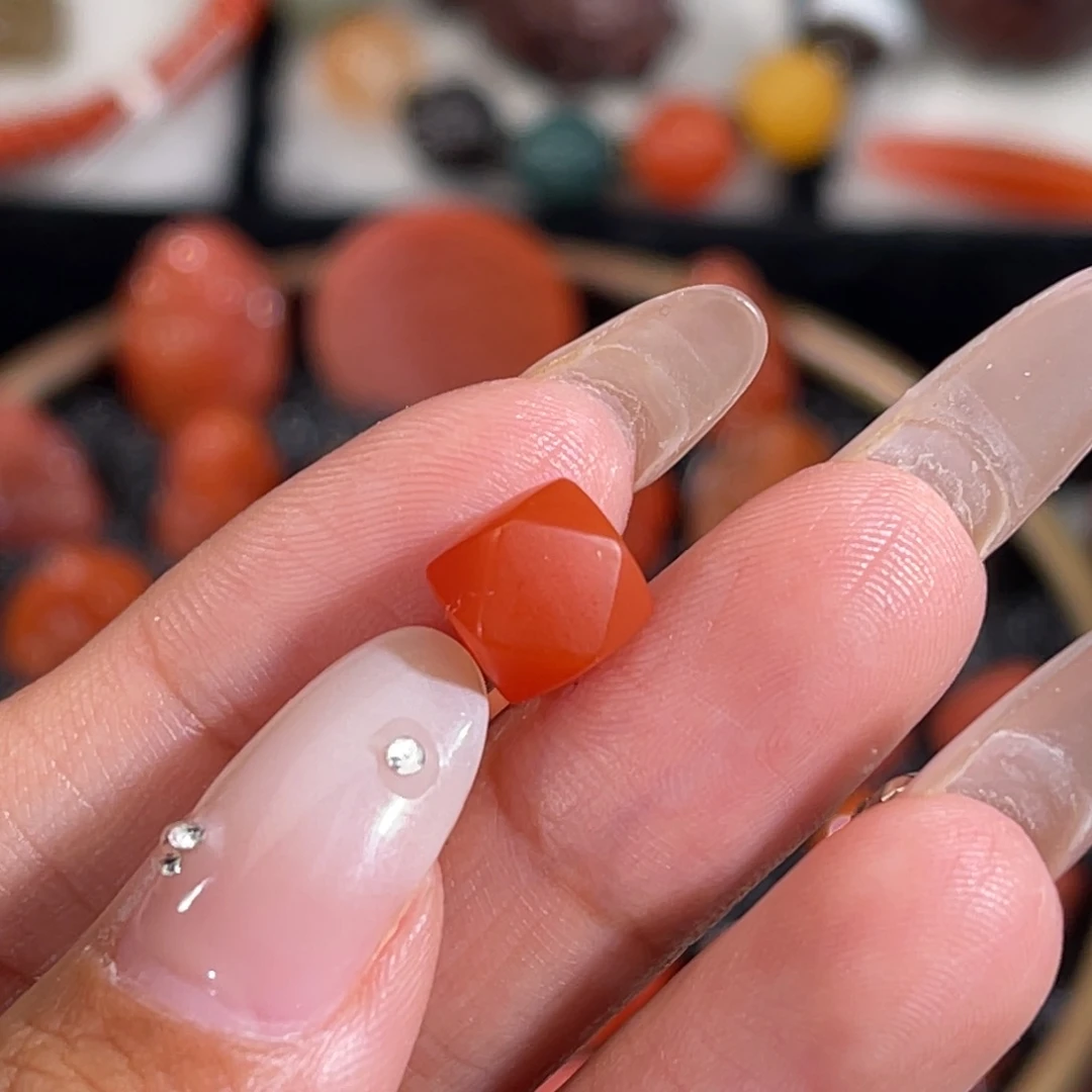 南红玛瑙未镶嵌八棱珠8x8.3mm 不换退