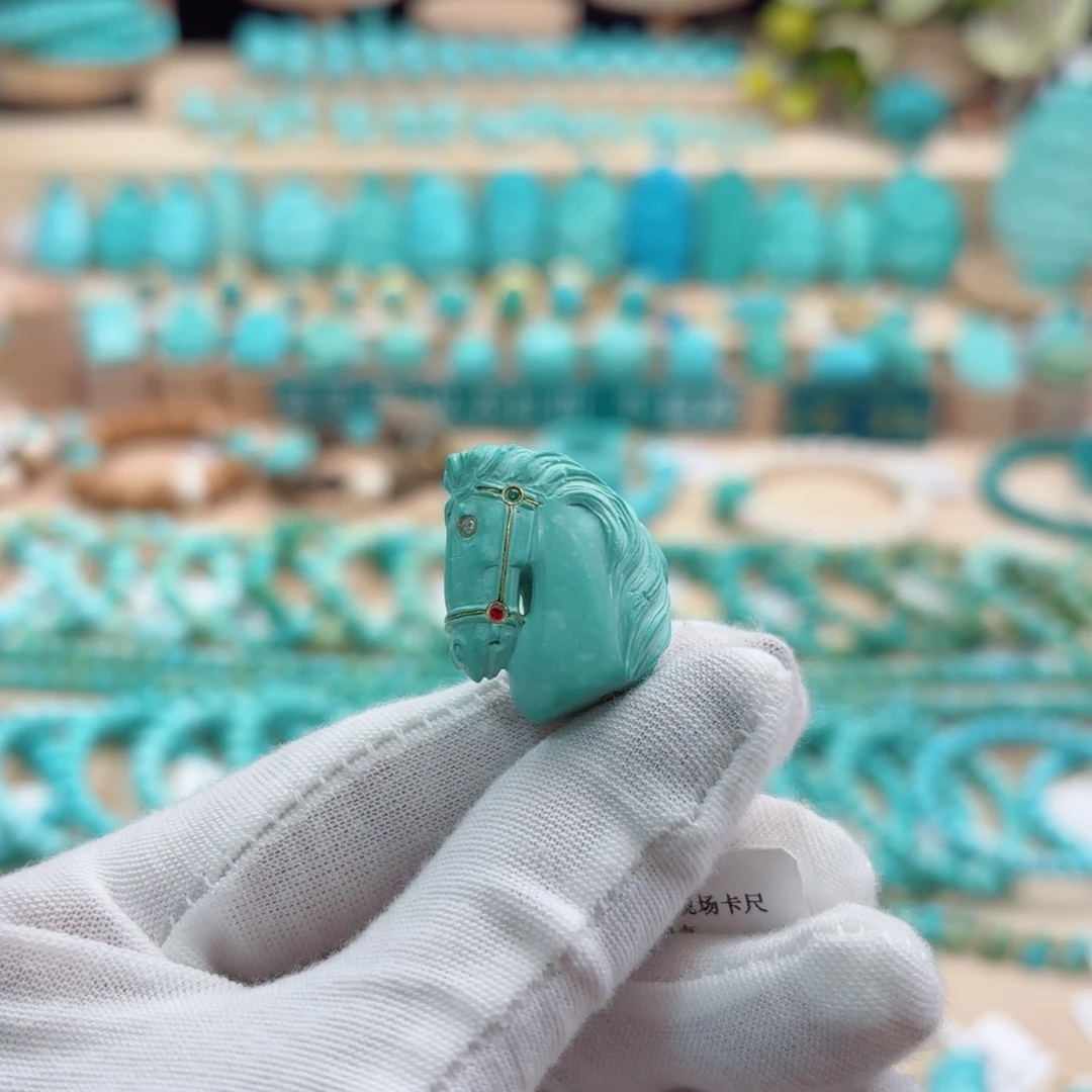 绿松石未镶嵌珠宝奇石