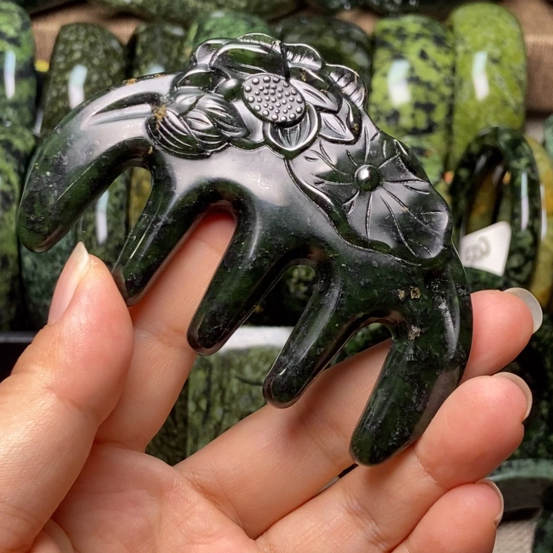 默***～未镶嵌蛇纹石玉药王石微瑕