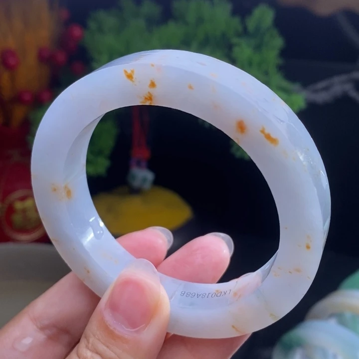 定制翡翠未镶嵌翡翠手镯