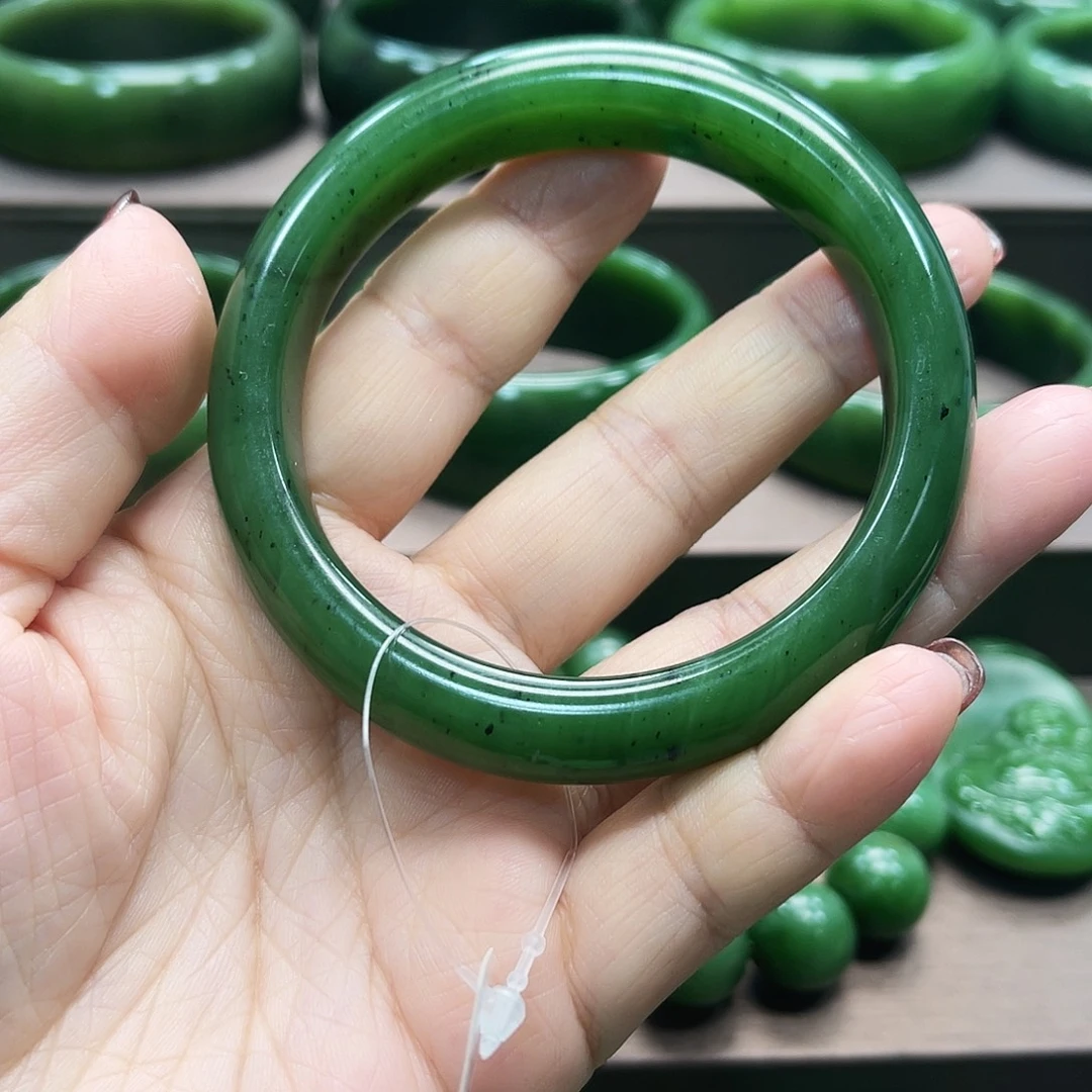 和田玉（碧玉）未镶嵌手镯