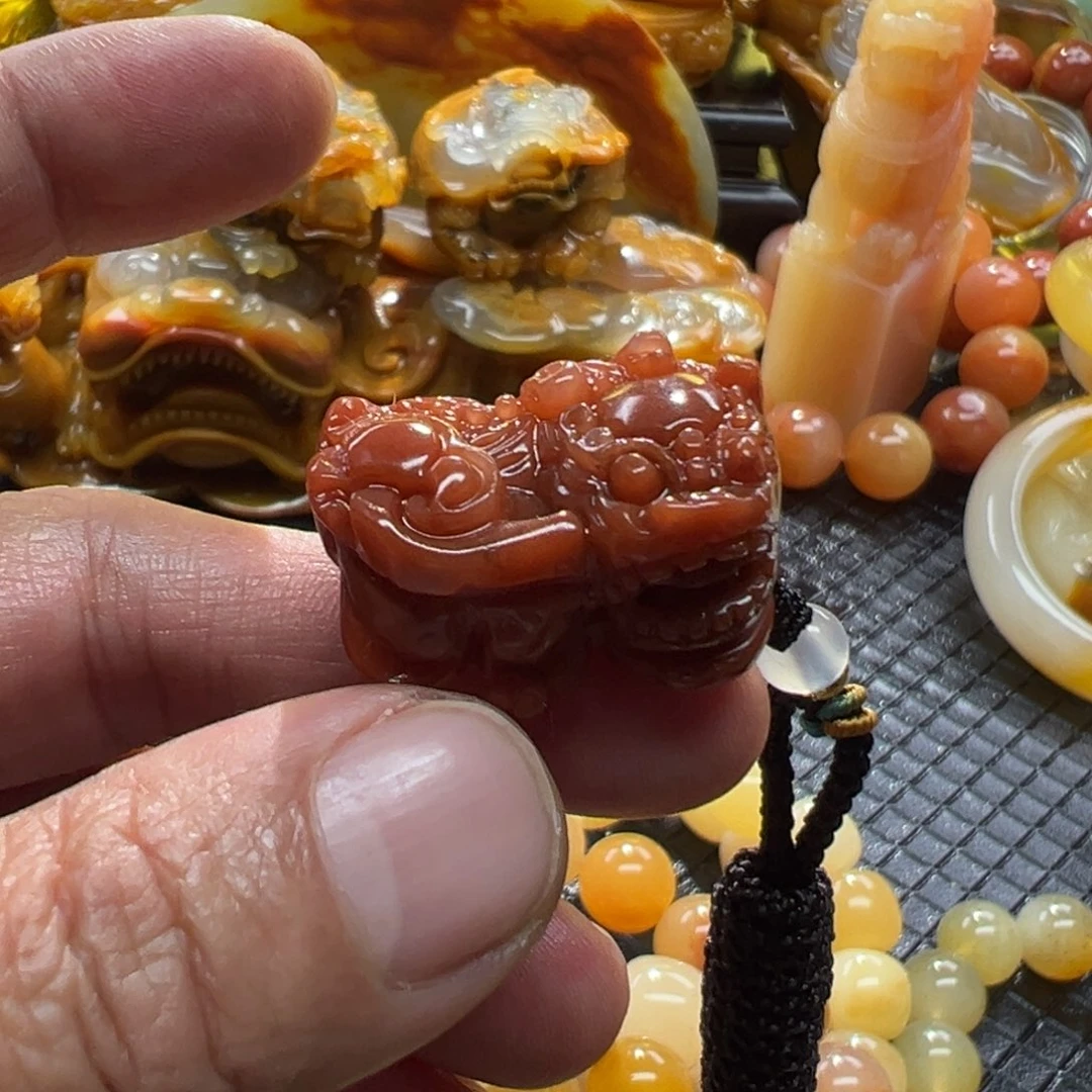 石英质玉未镶嵌颈饰